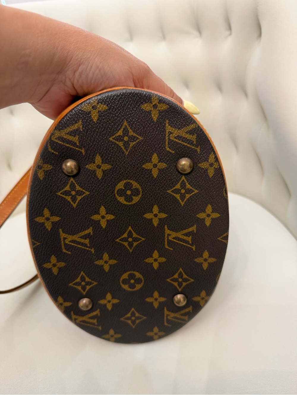 Louis Vuitton Brown Monogram Canvas Bucket Shoulder Bag with Tan Leather Trim - Picture 6 of 15
